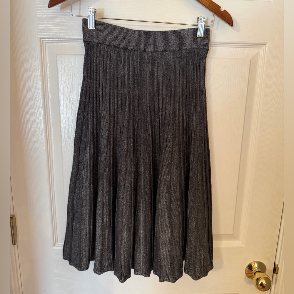 2 piece set - Harper Metallic Crew Neck Sweater & matching pleased skirt - Picture 2 of 8